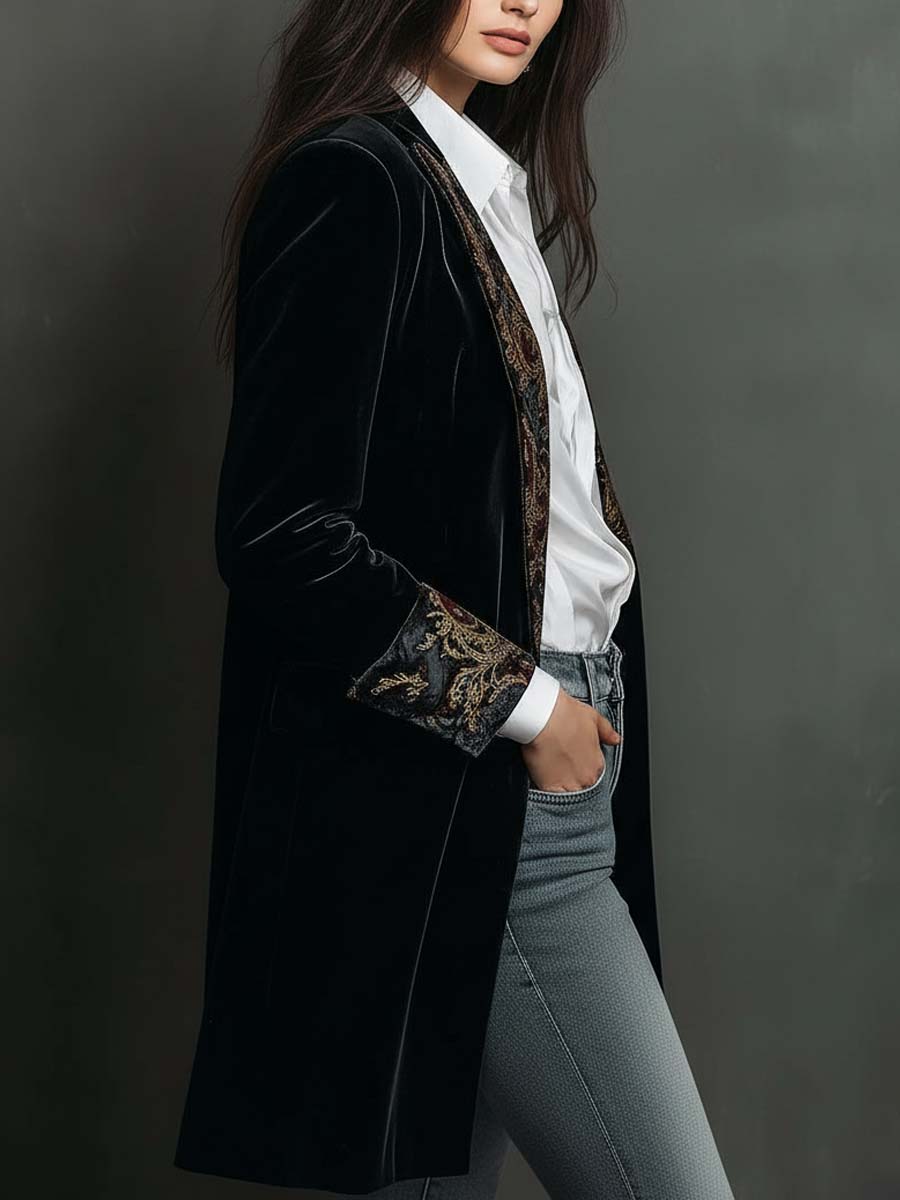 Nora | Blazer Noir Cintré à Imprimé Baroque – vue de profil