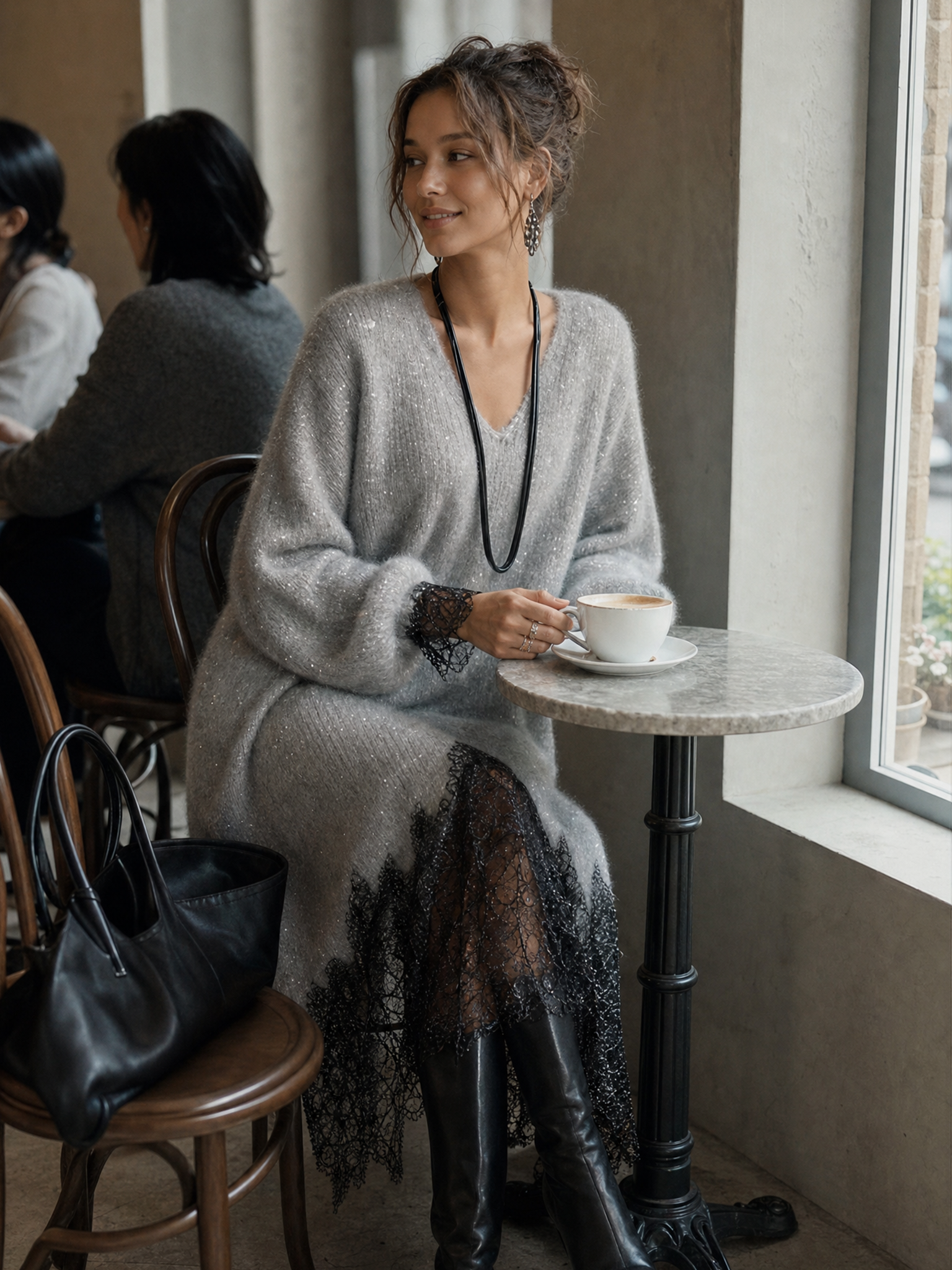 Nova | Robe Midi Grise Scintillante à Ourlet en Dentelle - Gris, look café